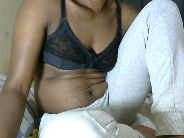 PrettyAlianah's BongaCams show and profile