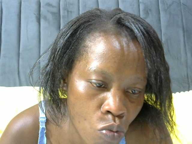 PrettyAlianah's BongaCams show and profile