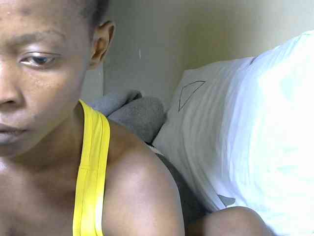 PrettyAlianah webcam