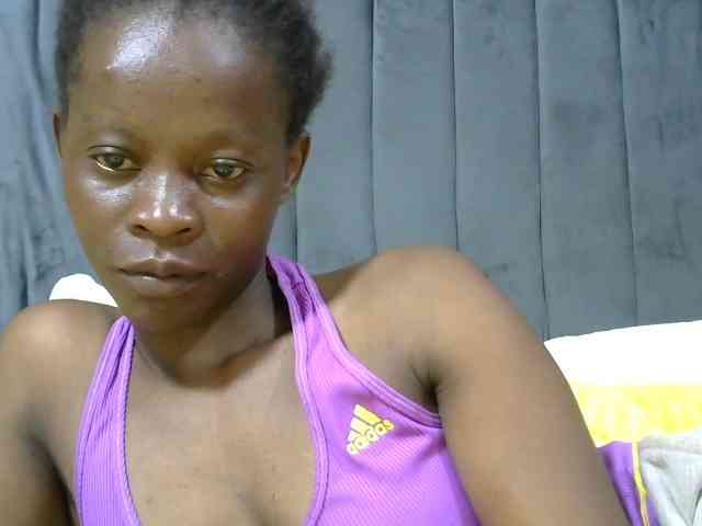 PrettyAlianah webcam