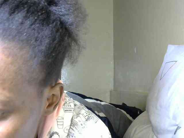 PrettyAlianah webcam