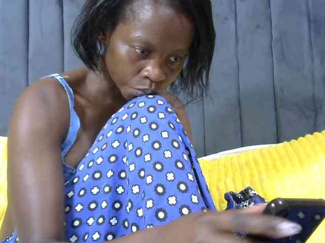 PrettyAlianah webcam