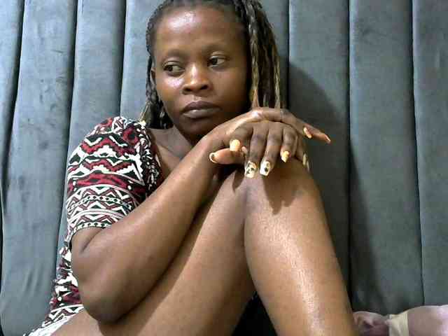 PrettyAlianah webcam
