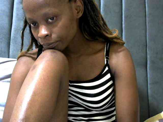 PrettyAlianah webcam