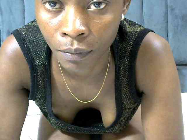 PrettyAlianah webcam