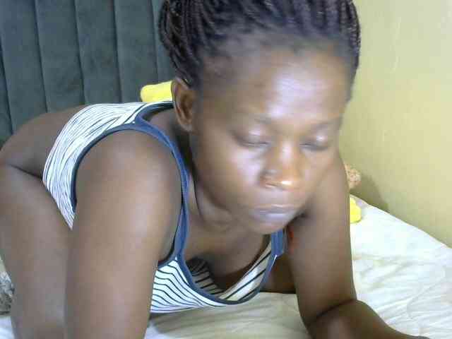 PrettyAlianah webcam