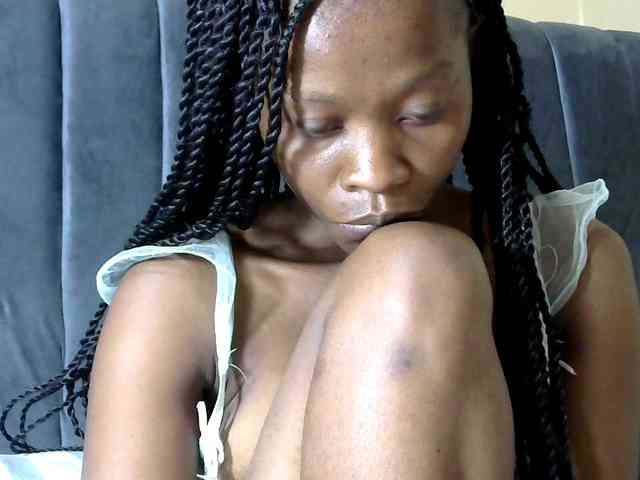 PrettyAlianah webcam