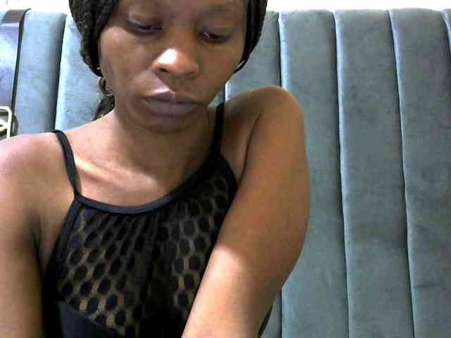 PrettyAlianah webcam