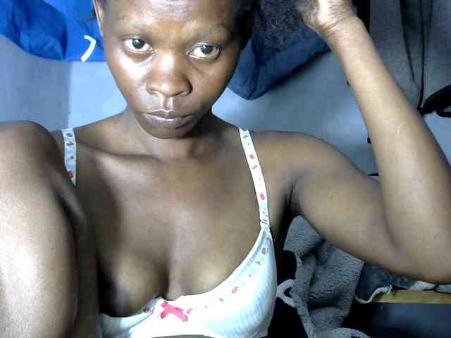 PrettyAlianah webcam