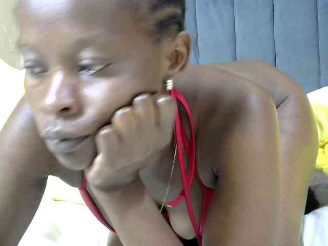 PrettyAlianah webcam