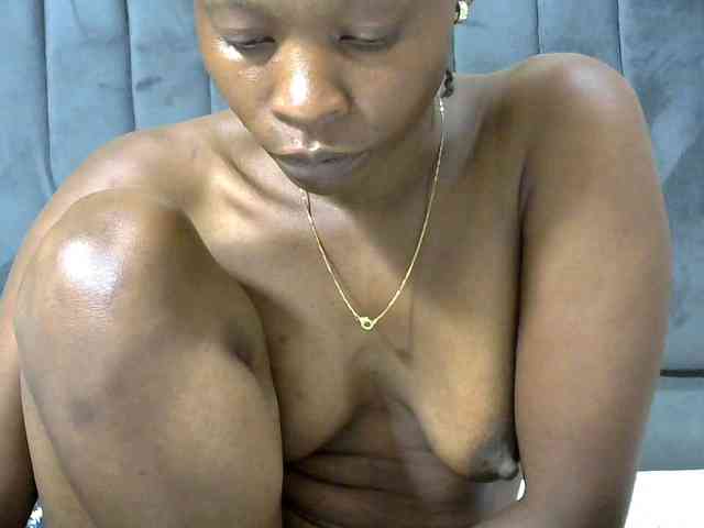 PrettyAlianah webcam