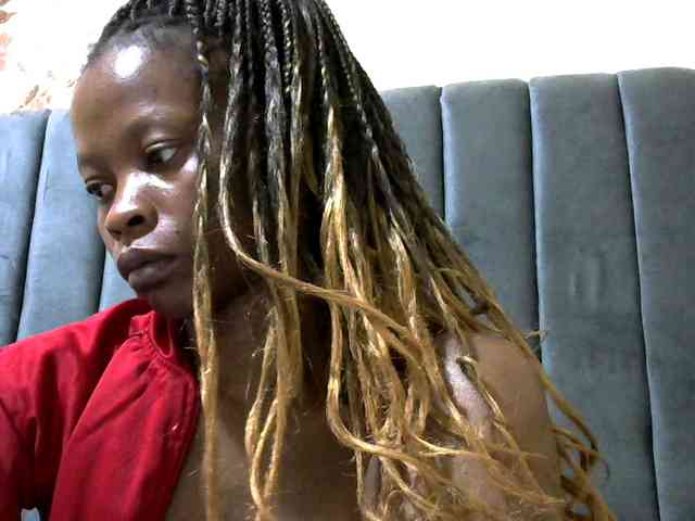 PrettyAlianah webcam