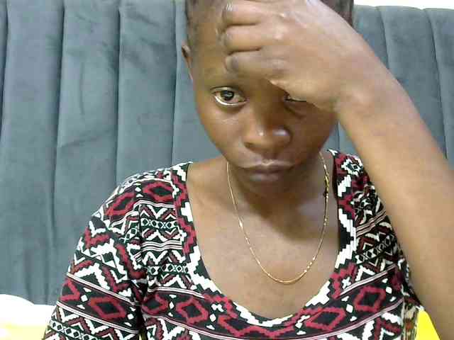 PrettyAlianah webcam