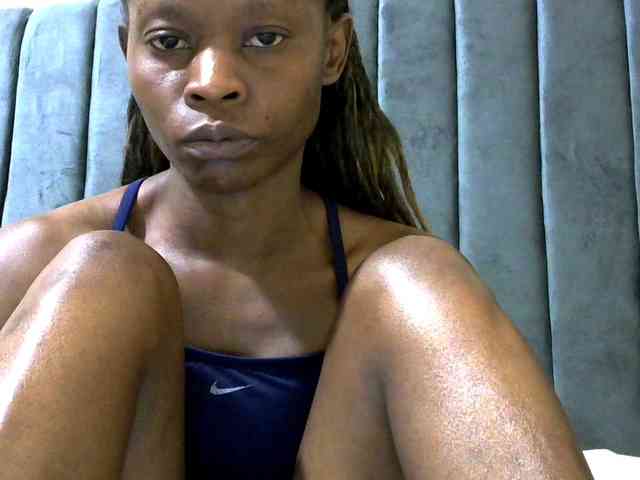 PrettyAlianah webcam