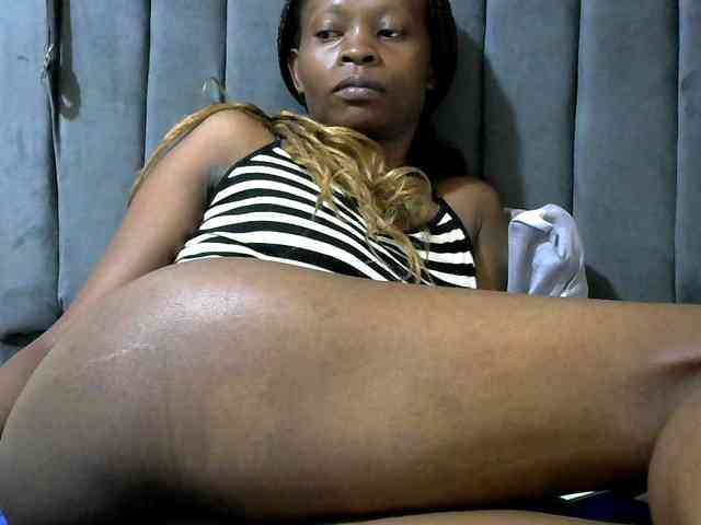 PrettyAlianah webcam