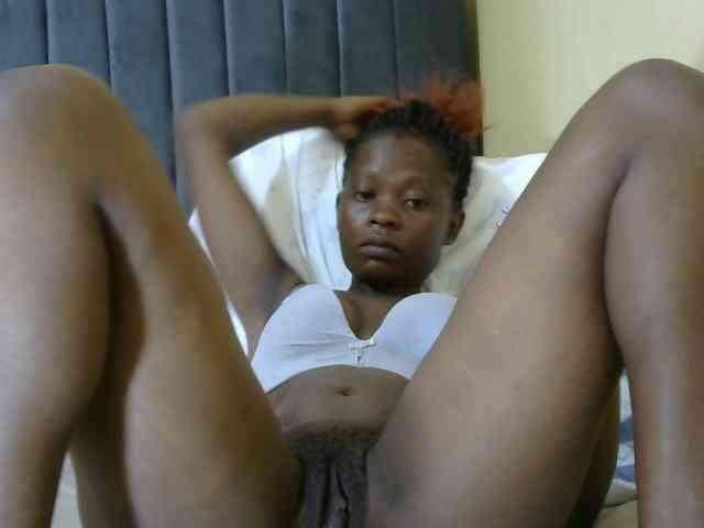 PrettyAlianah webcam