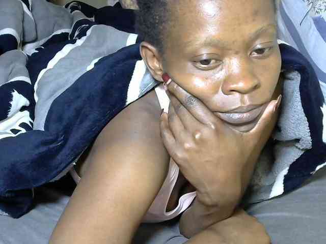 PrettyAlianah webcam