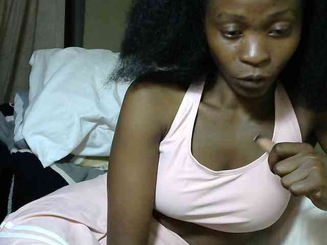 PrettyAlianah webcam