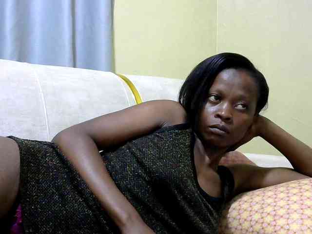 PrettyAlianah webcam