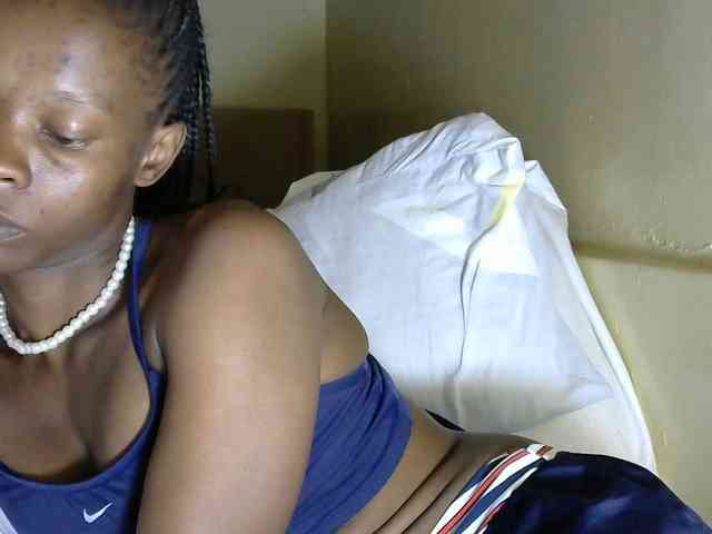 PrettyAlianah webcam