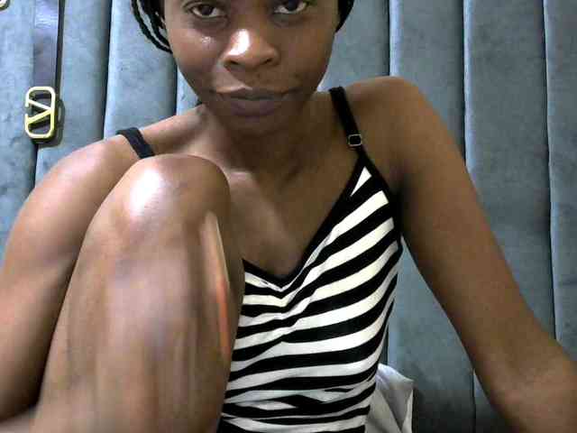 PrettyAlianah webcam