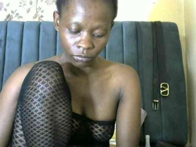 PrettyAlianah webcam