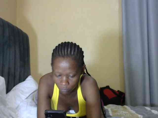 PrettyAlianah webcam