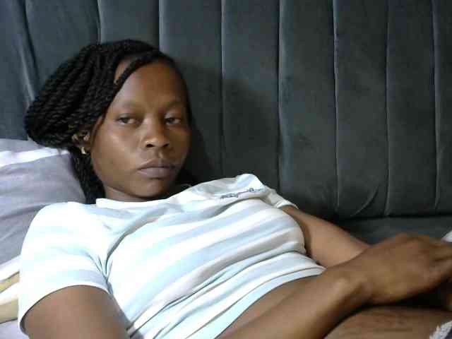 PrettyAlianah webcam