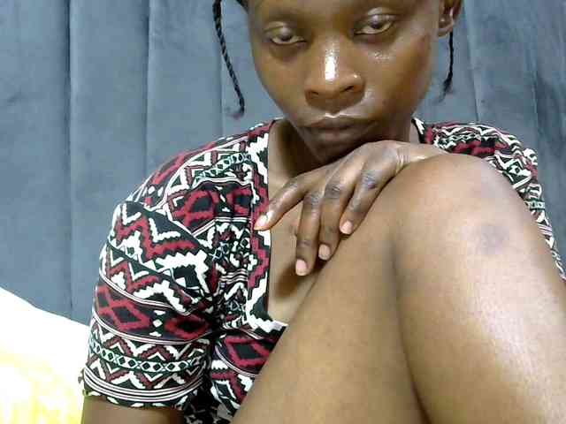 PrettyAlianah webcam