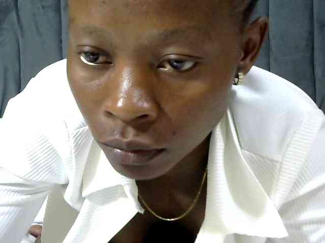 PrettyAlianah webcam