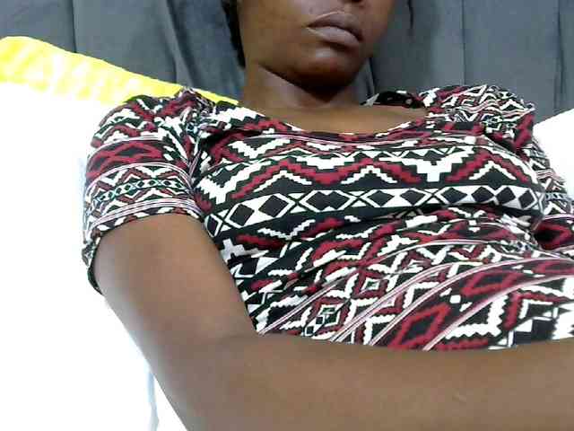 PrettyAlianah webcam