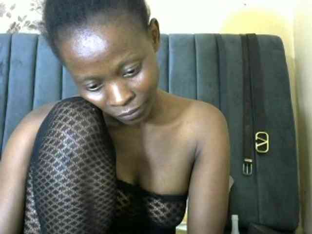 PrettyAlianah webcam