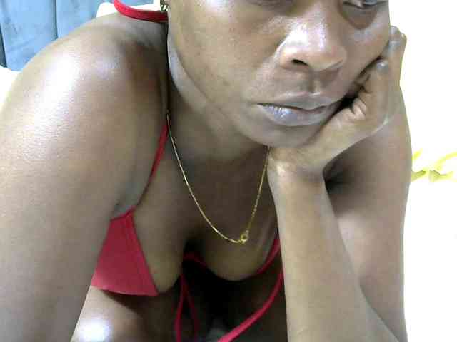 PrettyAlianah webcam