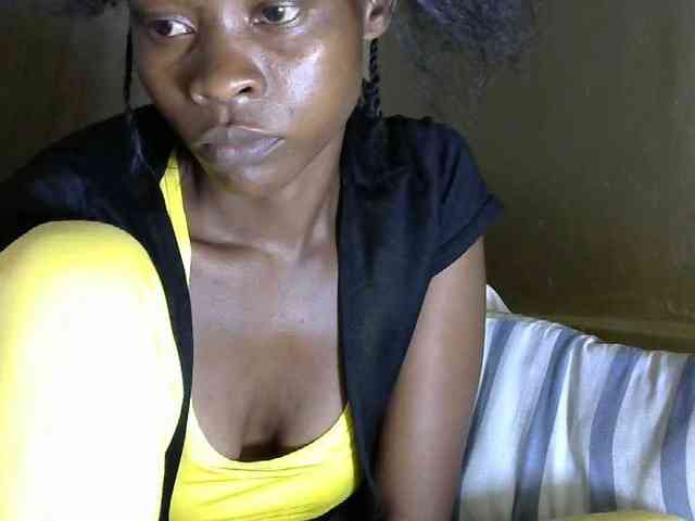 PrettyAlianah webcam