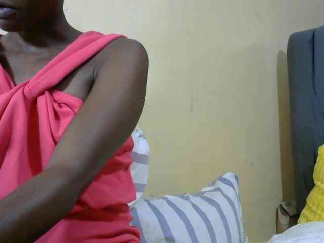 PrettyAlianah webcam