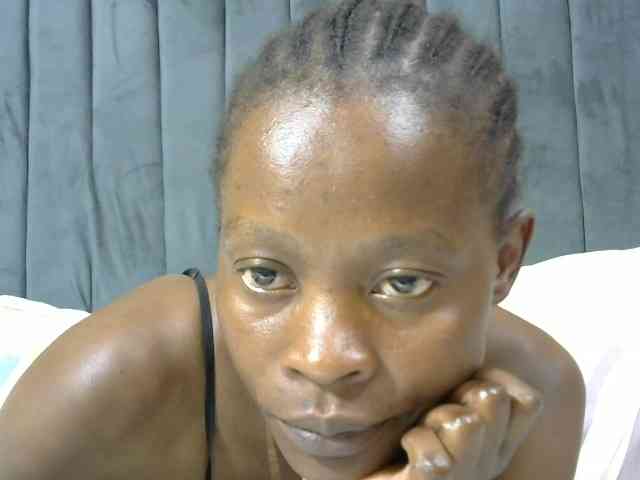 PrettyAlianah webcam