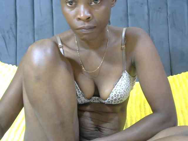 PrettyAlianah webcam