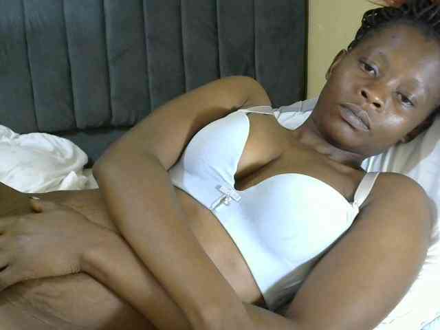 PrettyAlianah webcam