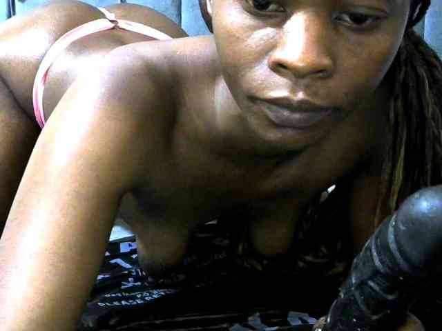 PrettyAlianah webcam