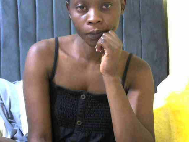 PrettyAlianah webcam