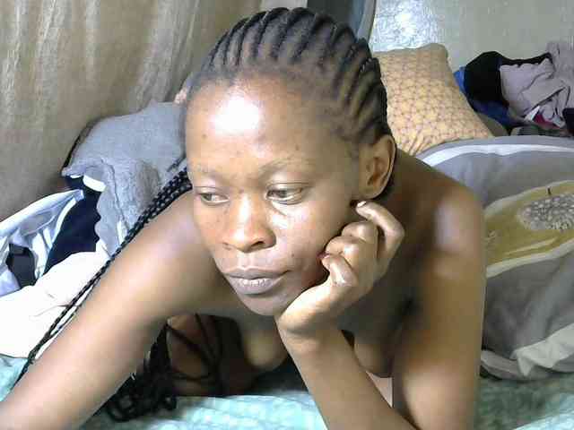PrettyAlianah webcam