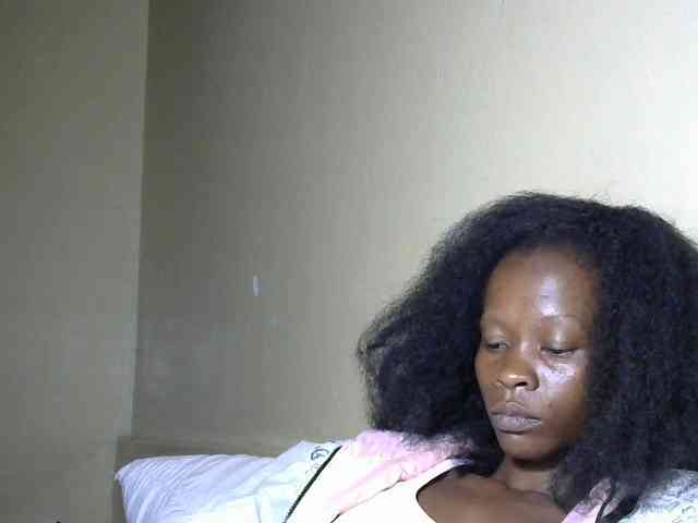 PrettyAlianah webcam