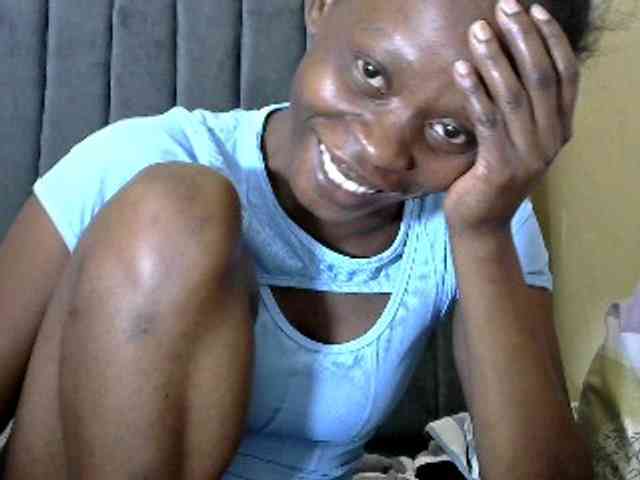 PrettyAlianah webcam