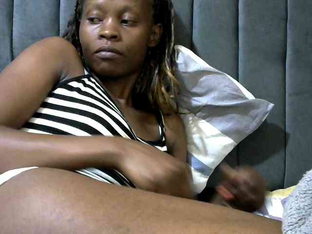 PrettyAlianah webcam