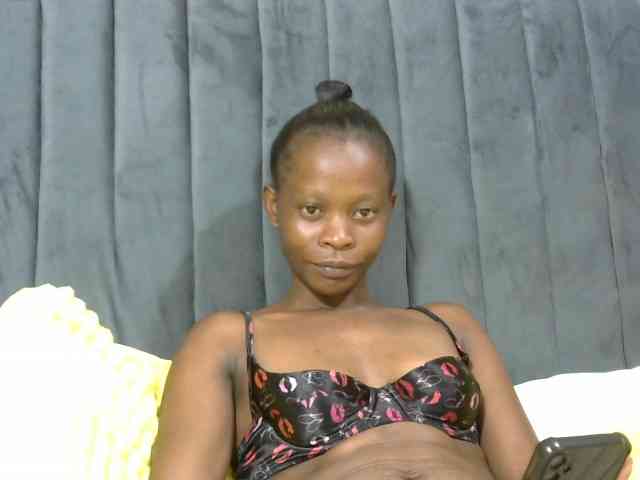 PrettyAlianah webcam