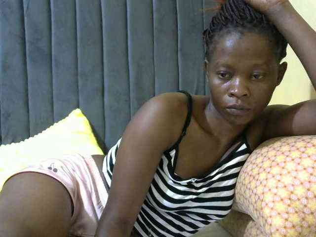 PrettyAlianah webcam