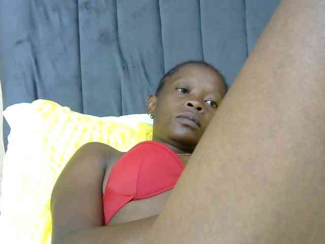 PrettyAlianah webcam