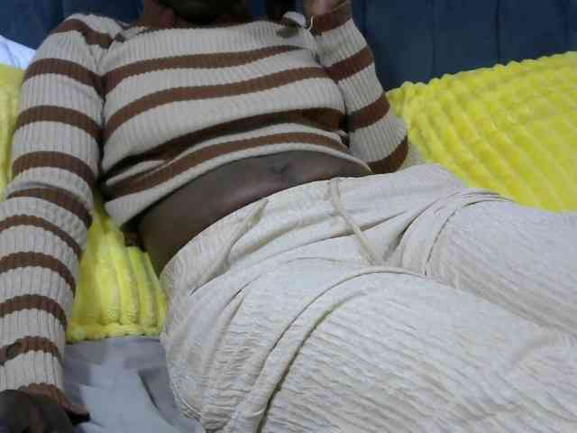 PrettyAlianah webcam