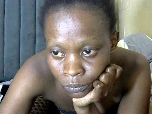 PrettyAlianah webcam