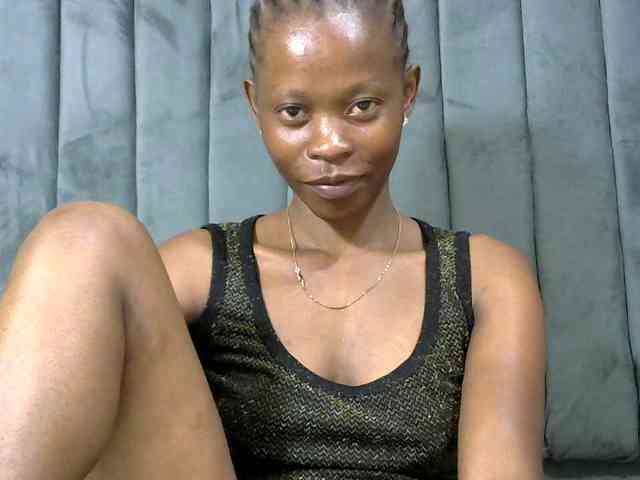 PrettyAlianah webcam